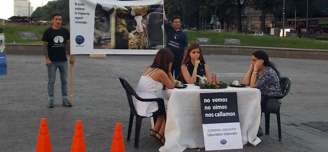 No vemos, no oímos, nos callamos